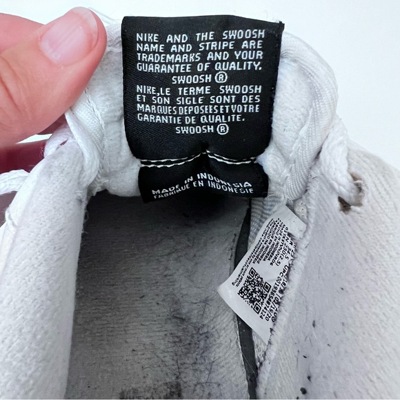 📚Nike - White with Black Swoosh Air Force One Shoes - Picture 7 of 11